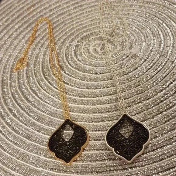SET OF 2 BLACK GOLD SILVER NECKLACES - Picture 3 of 4